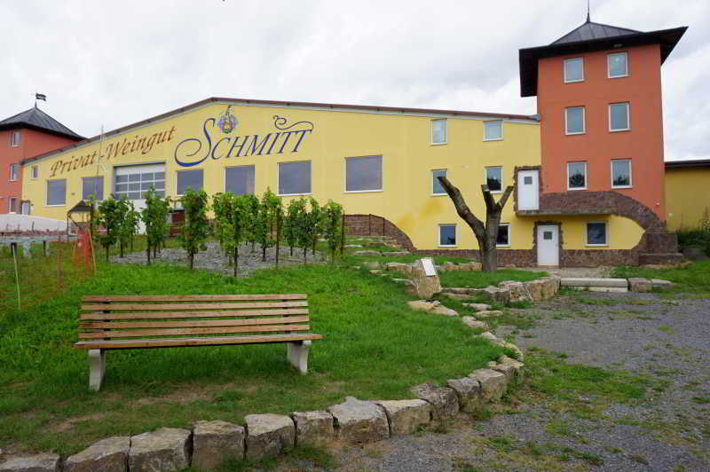 Wohnmobilstellplatz am Weingut Schmitt