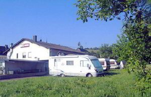 Wohnmobilstellplatz am Hotel Moselsteig