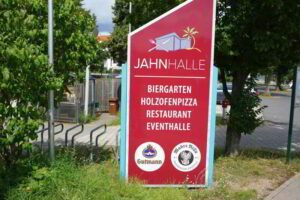 Wohnmobilstellplatz an der Jahnhalle