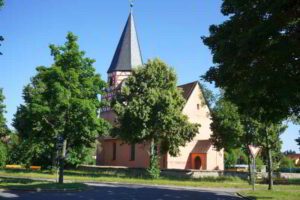 Wohnmobilstellplatz an der Kirche in Allersberg