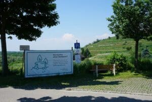 Wohnmobilstellplatz am Friedhof Burkheim Wohnmobilstellplatz am Friedhof Burkheim