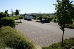 Wohnmobilstellplatz an der Mehrzweckhalle in Gemünden