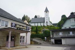 Wohnmobilstellplatz an der Festhalle Tettau