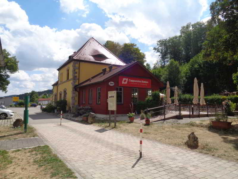 Wohnmobilstellplatz am alten Bahnhof Kastl