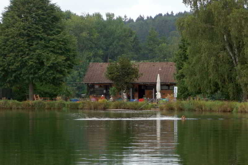 Wohnmobilstellplatz Natur-Waldbad Tröbes