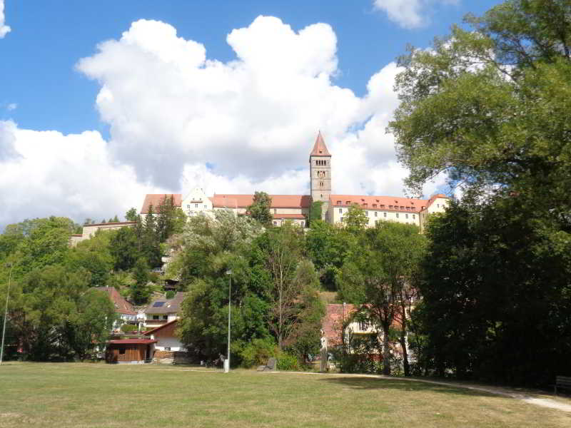 Wohnmobilstellplatz am alten Bahnhof Kastl
