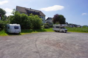 Wohnmobilstellplatz am Wofi-Bad Wohnmobilstellplatz am Wofi-Bad