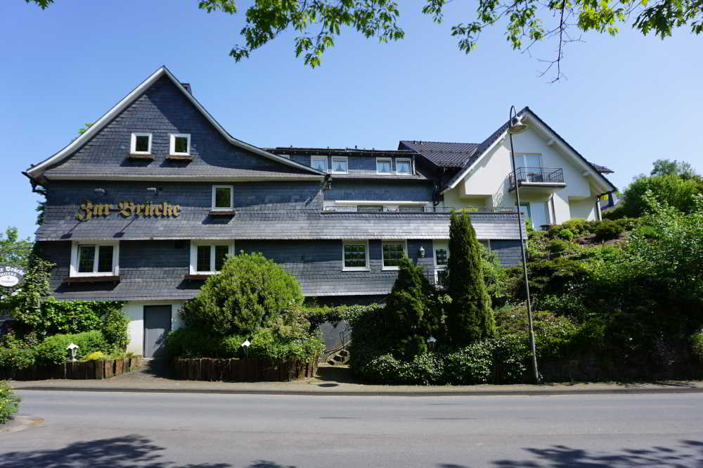 Wohnmobilstellplatz am Hotel Zur Brücke Wohnmobilstellplatz am Hotel Zur Brücke