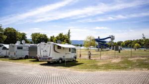 Wohnmobilstellplatz am Strandbad Gifizsee