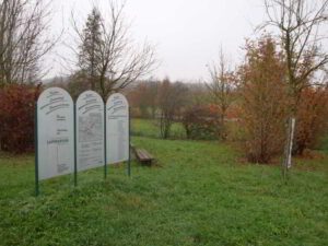 Wohnmobilstellplatz auf dem Wanderparkplatz Lapidarium