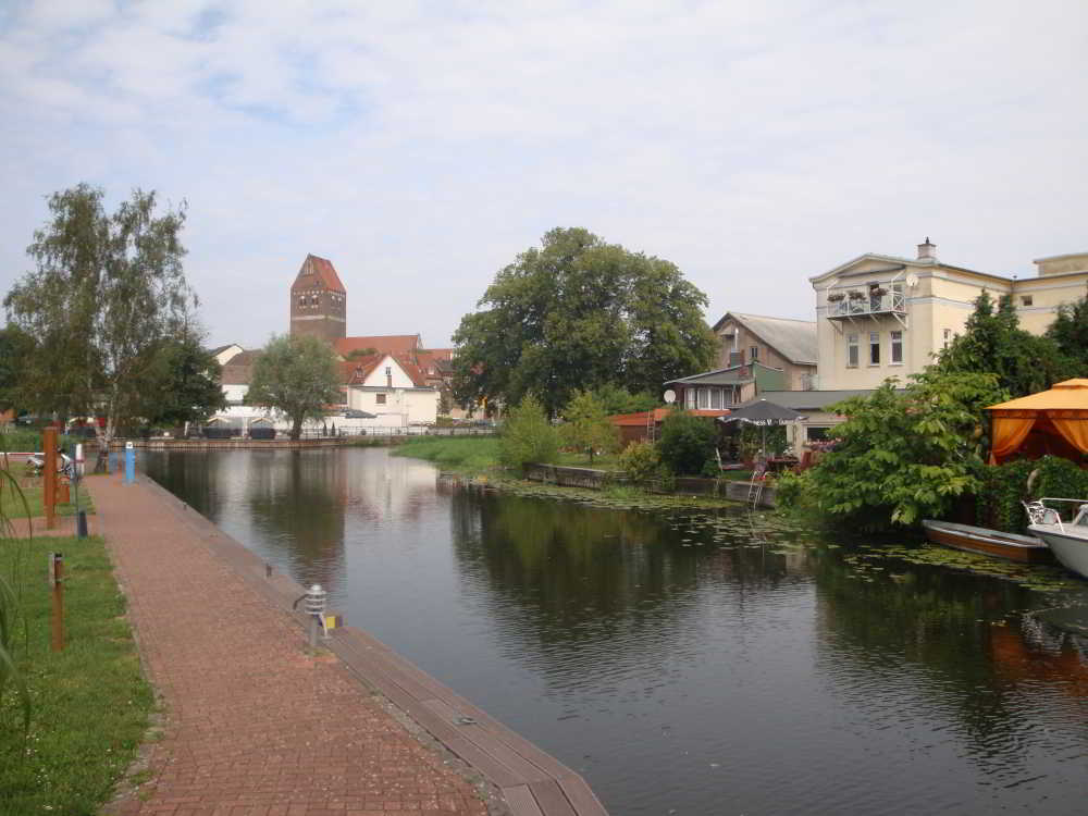 Wohnmobilstellplatz am Wasserwanderrastplatz in Parchim