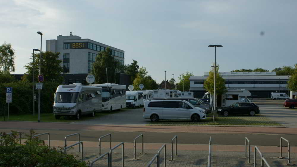 Wohnmobilstellplatz an der Friesentherme in Emden
