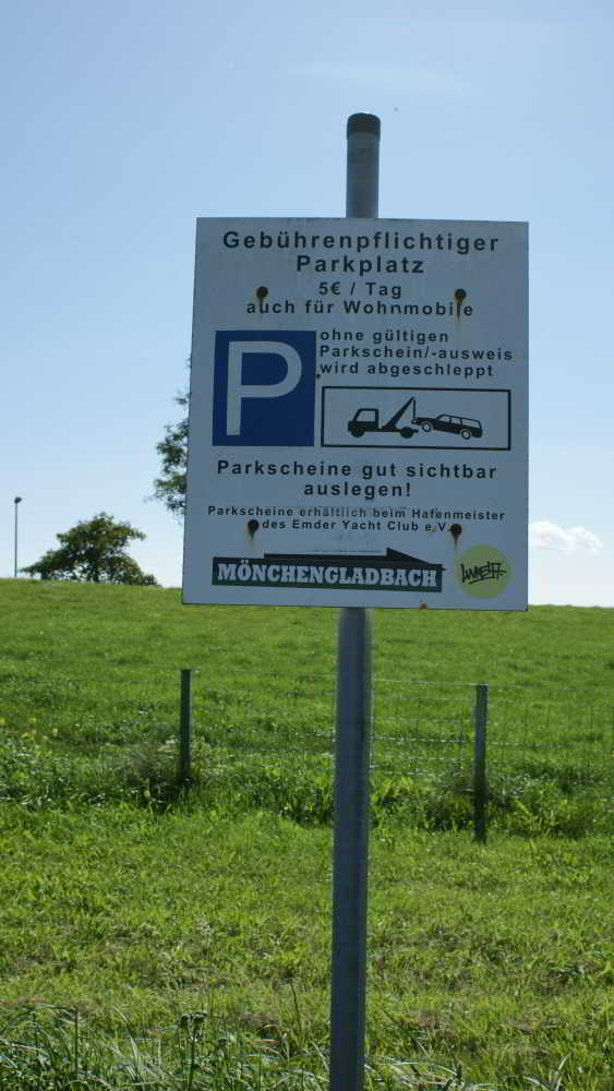 Wohnmobilstellplatz am Yacht Club in Emden