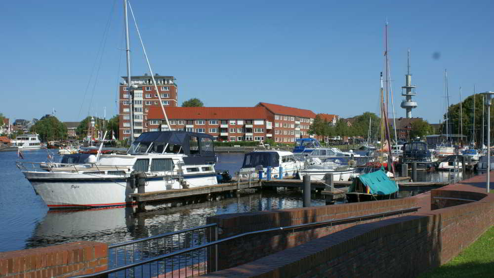 Wohnmobilstellplatz Alter Binnenhafen in Emden