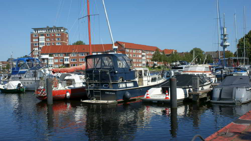 Wohnmobilstellplatz Alter Binnenhafen in Emden