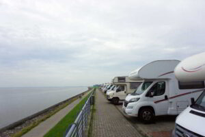 Wohnmobilstellplatz am Fliegerdeich West in Wilhelmshaven