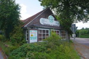 Wohnmobilstellplatz am Fair-Café in Schortens