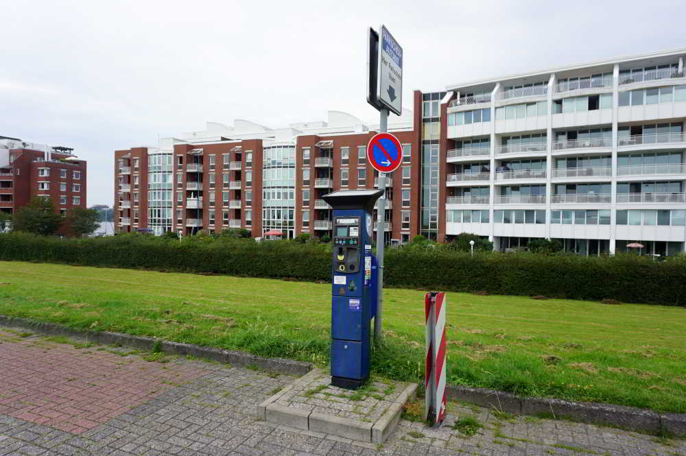 Wohnmobilstellplatz am Fliegerdeich West in Wilhelmshaven