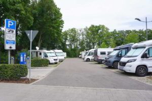 Wohnmobilstellplatz auf dem Parkplatz P 2