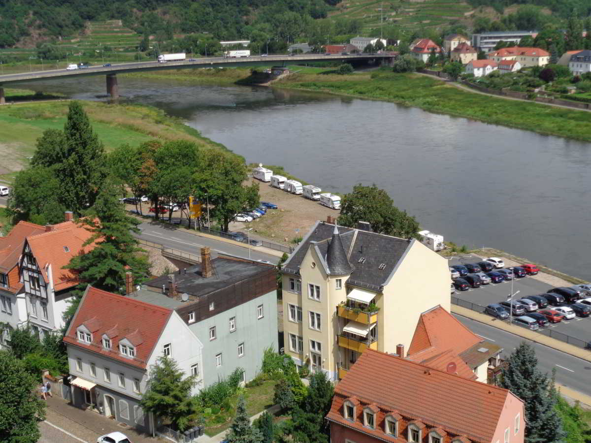 Wohnmobilstellplatz an der Elbe in Meißen