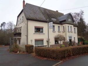 Wohnmobilstellplatz Hotel Waldschlößchen in Plein