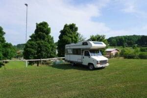 Wohnmobilstellplatz Sportplatz Jettenbach