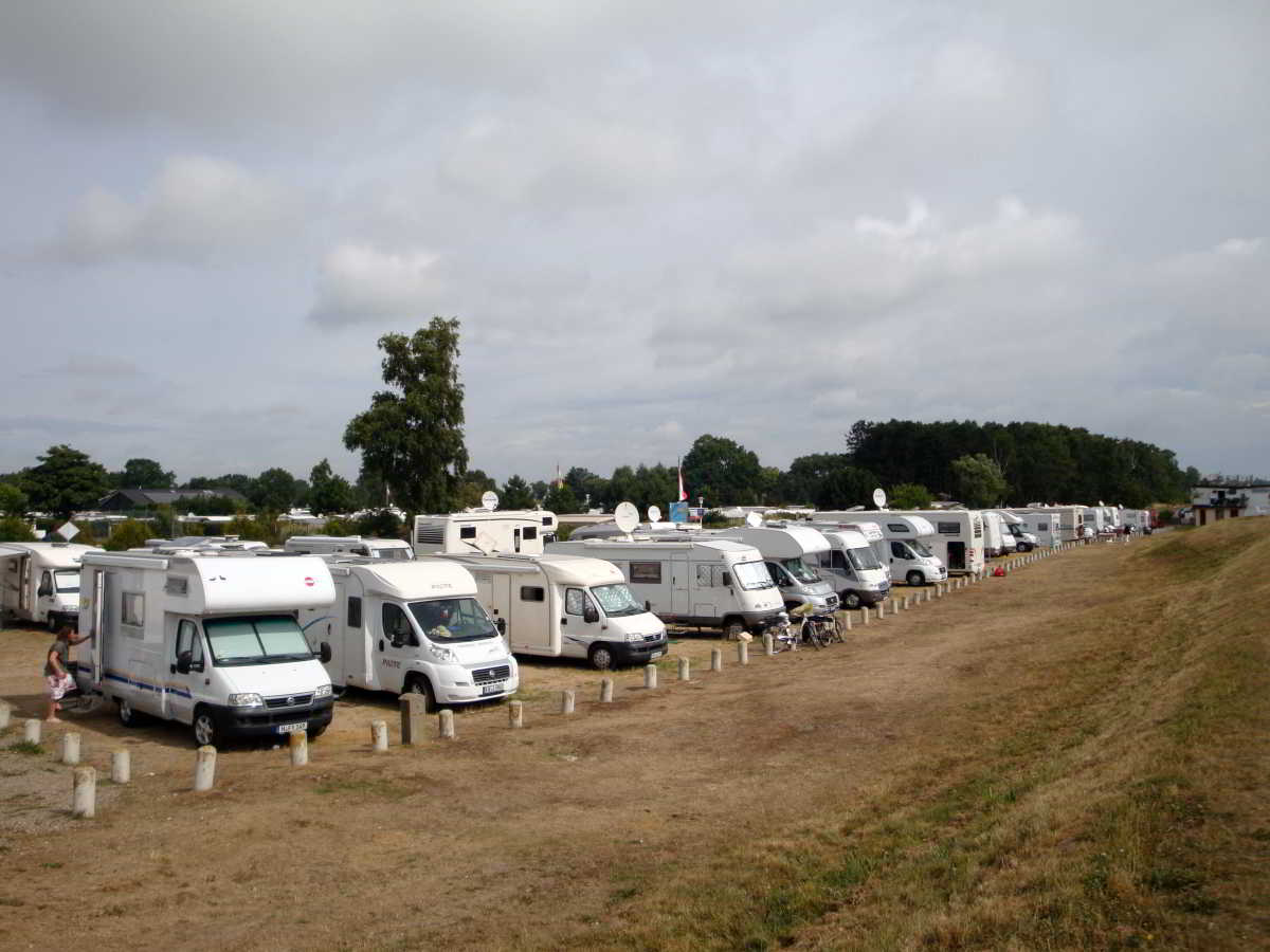 Wohnmobilstellplatz am Lensterstrand