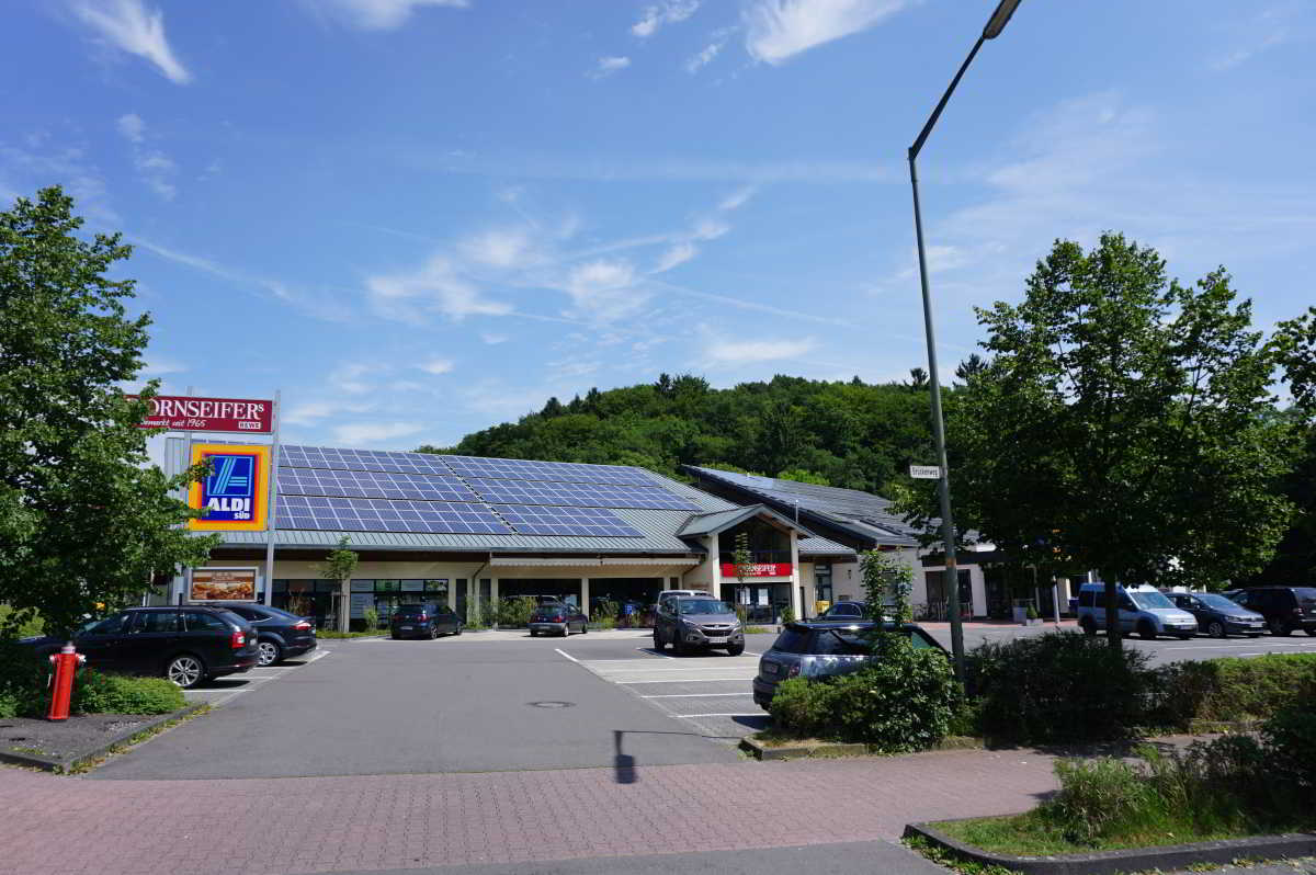 Wohnmobilstellplatz am Rewe-Markt Wohnmobilstellplatz am Rewe-Markt