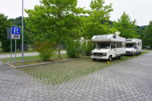 Wohnmobilstellplatz bei den Freizeitanlagen in Simbach am Inn Wohnmobilstellplatz bei den Freizeitanlagen in Simbach am Inn