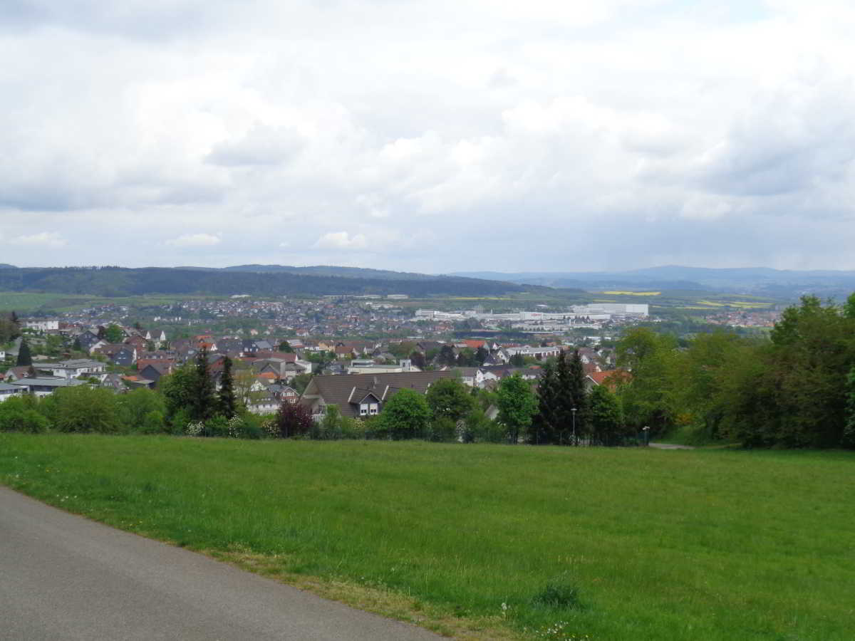 Wohnmobilstellplatz an der Festhalle Battenberg