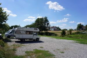 Wohnmobilstellplatz an der Besenwirtschaft in Meckenbeuren-Reute Wohnmobilstellplatz an der Besenwirtschaft in Meckenbeuren-Reute