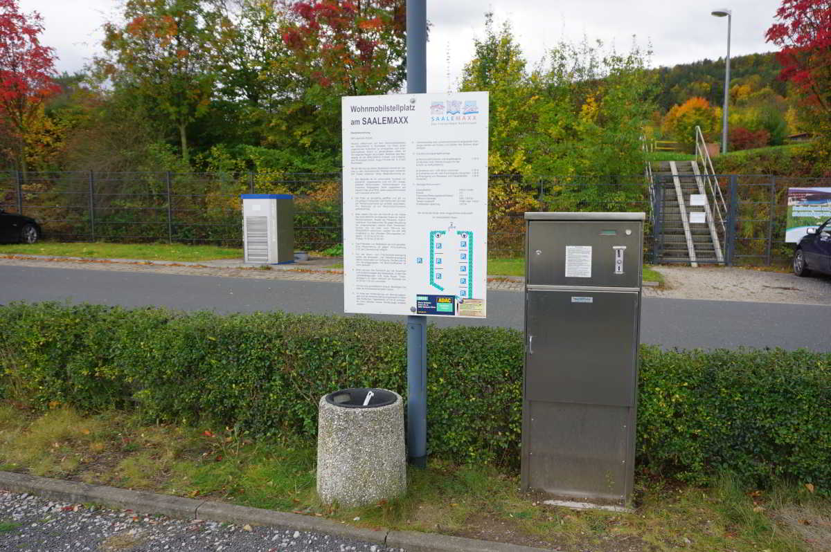 Wohnmobilstellplatz am Freizeitbad ­Saalemaxx