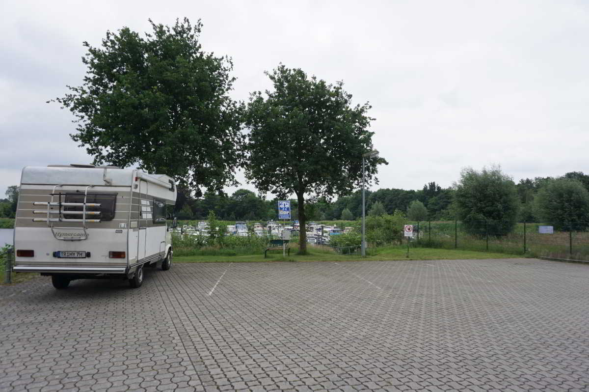 Wohnmobilstellplatz im Yachthafen Emspark Haren