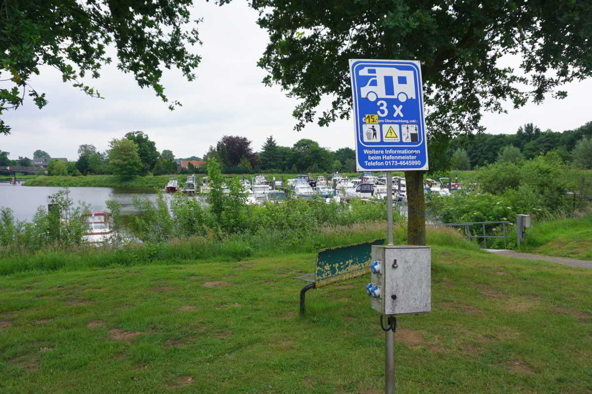 Wohnmobilstellplatz im Yachthafen Emspark Haren