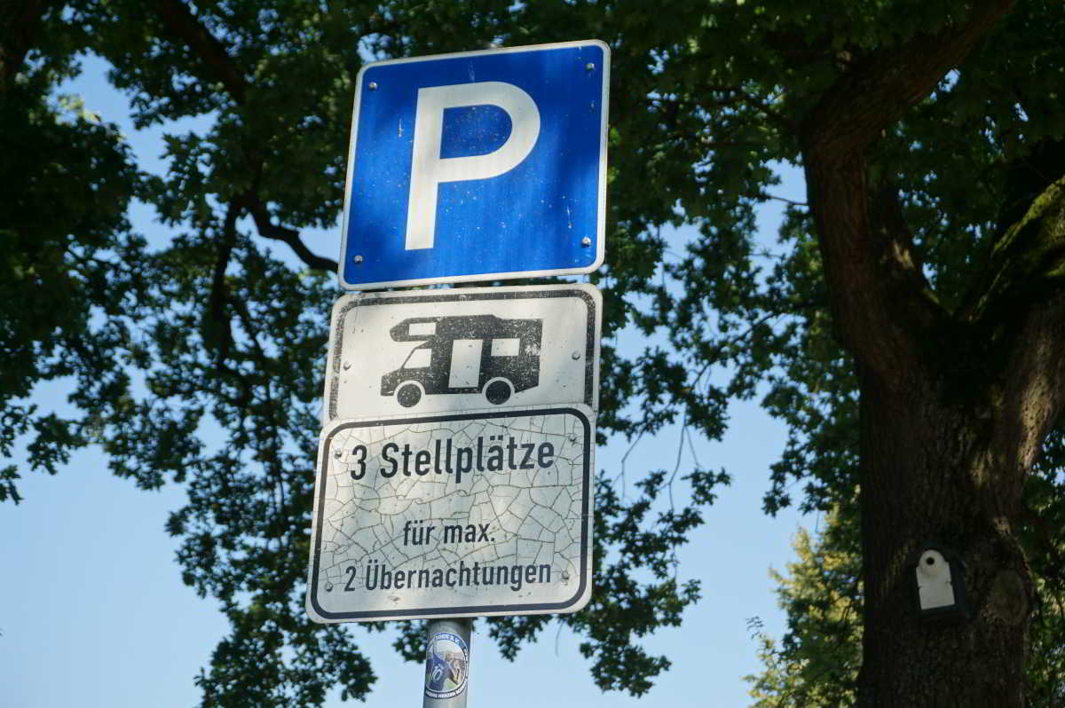 Wohnmobilstellplatz auf dem Marktplatz in Wardenburg