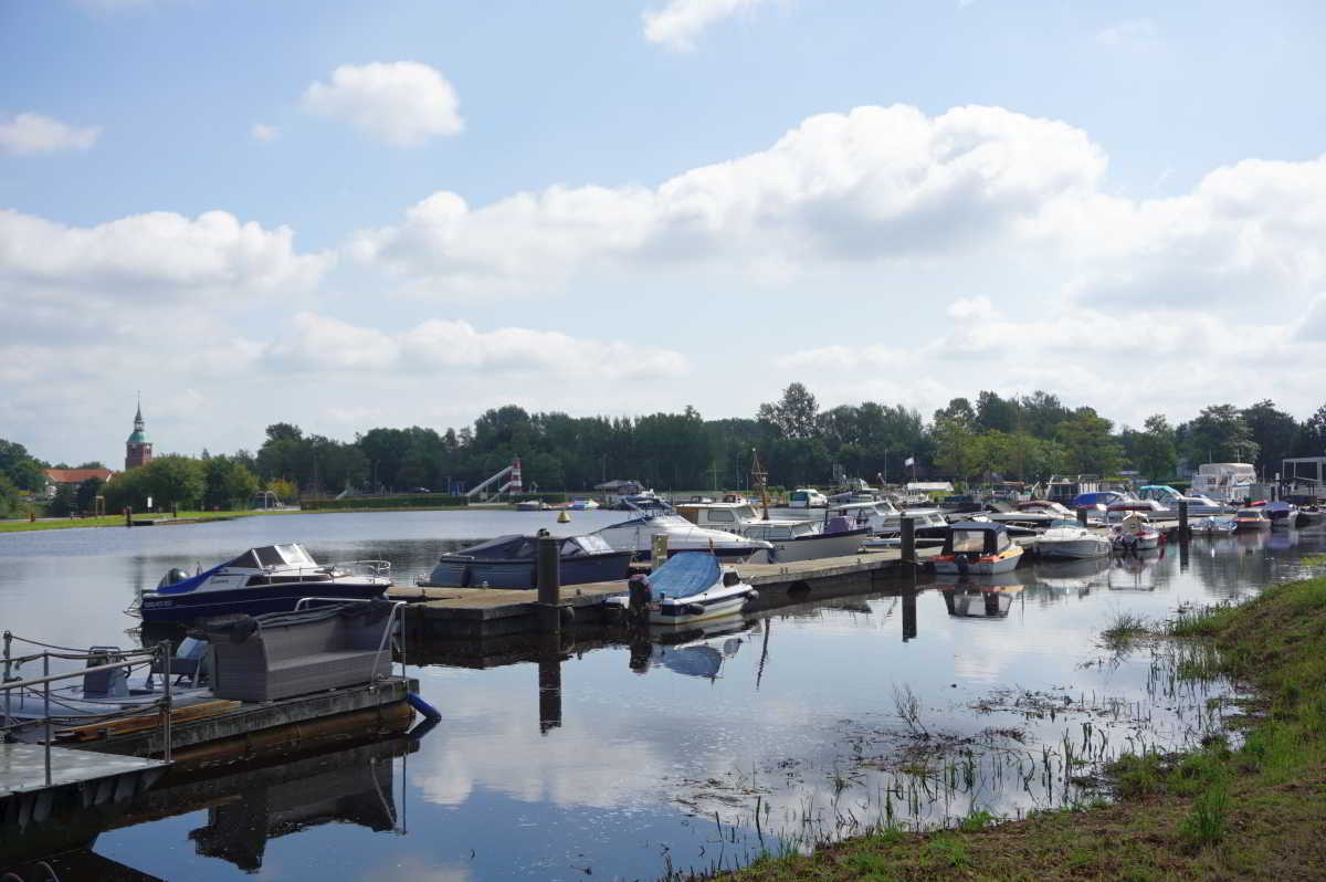 Wohnmobilstellplatz am Bootshafen in Barßel