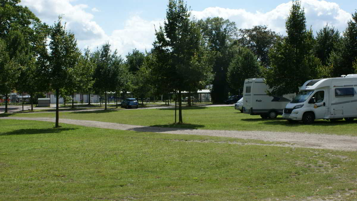 Wohnmobilstellplatz hinter der P+R Anlage in Grasberg