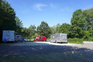 Wohnmobilstellplatz am Freibad Hirschbach