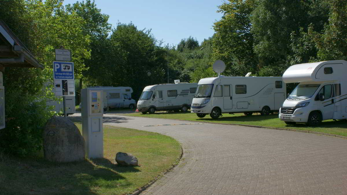 Reisemobilhafen am Peter-Baxmann-Platz in Lemwerder