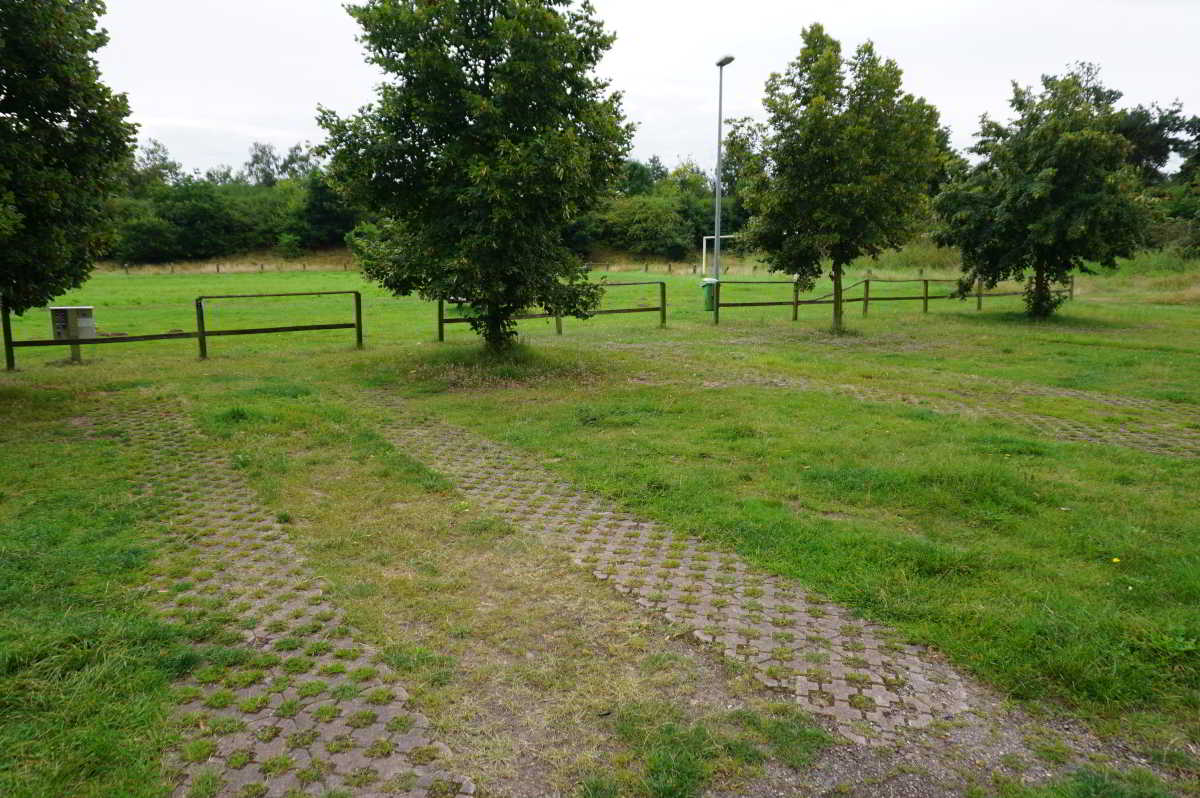 Wohnmobilstellplatz am Leeser See Wohnmobilstellplatz am Leeser See