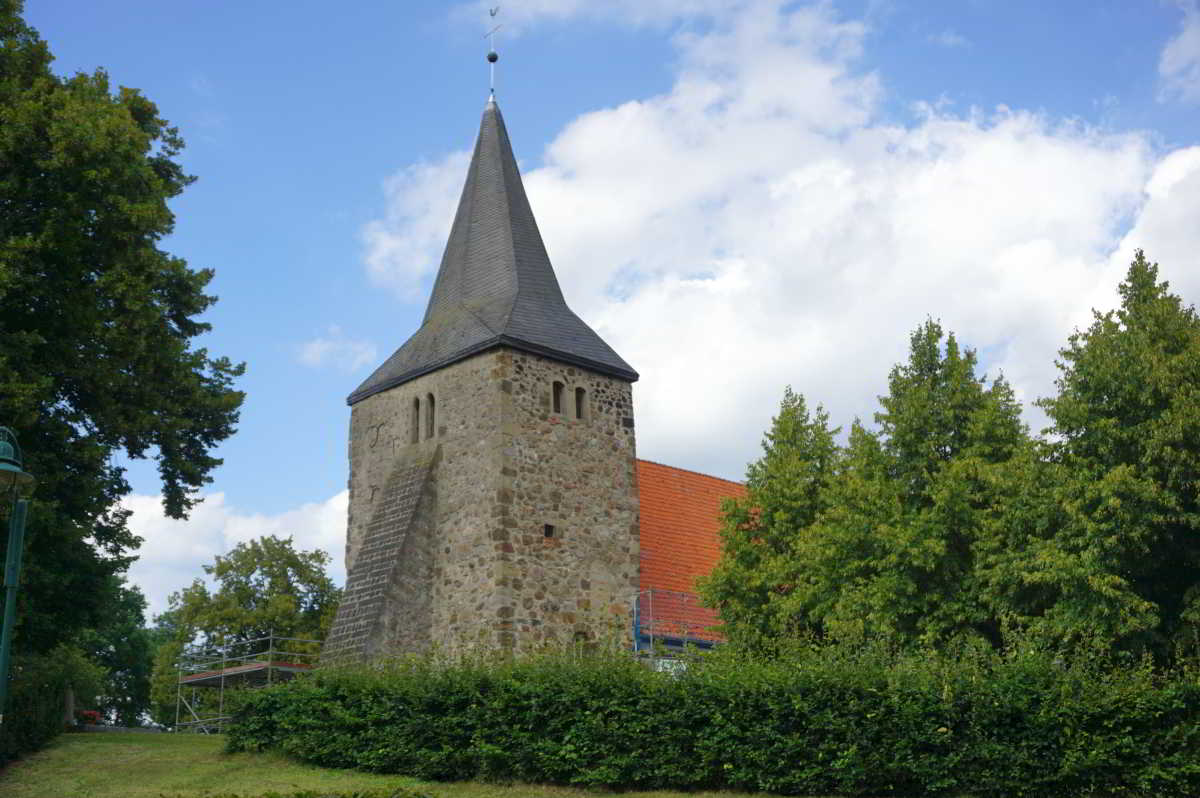 Dionysii-Kirche im Ortskern der Gemeinde Steimbke