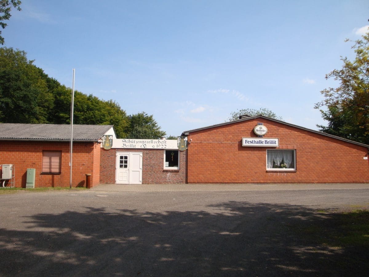 Wohnmobilstellplatz Festhalle Brillit