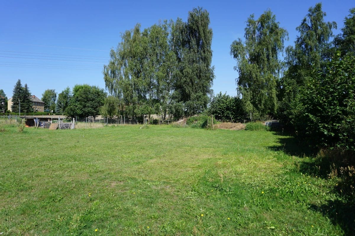 Wohnmobilstellplatz am Hütten-Camp in Döbern