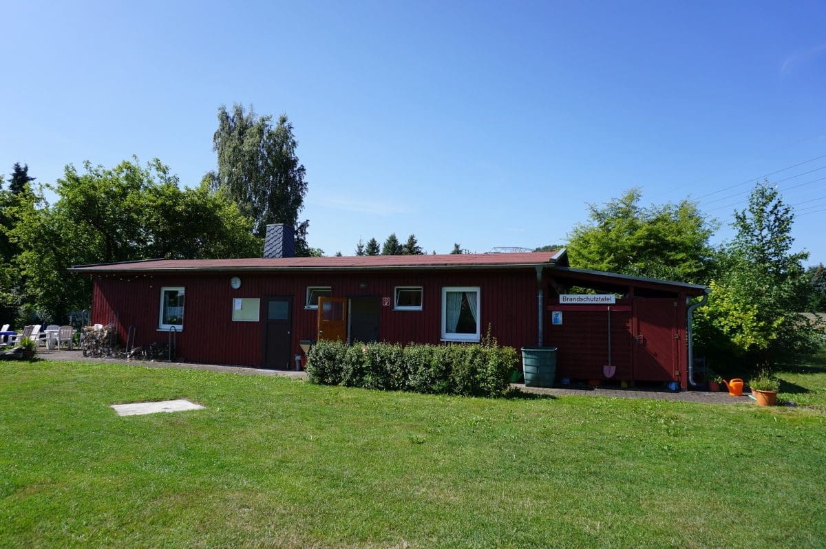 Wohnmobilstellplatz am Hütten-Camp in Döbern