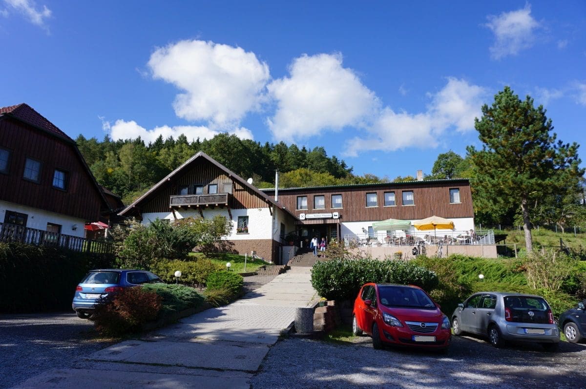 Wohnmobilstellplatz am Restaurant Waldhaus in Breitungen