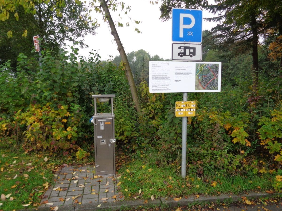 Wohnmobilstellplatz an der Weiheranlage in Burghaun Wohnmobilstellplatz an der Weiheranlage in Burghaun