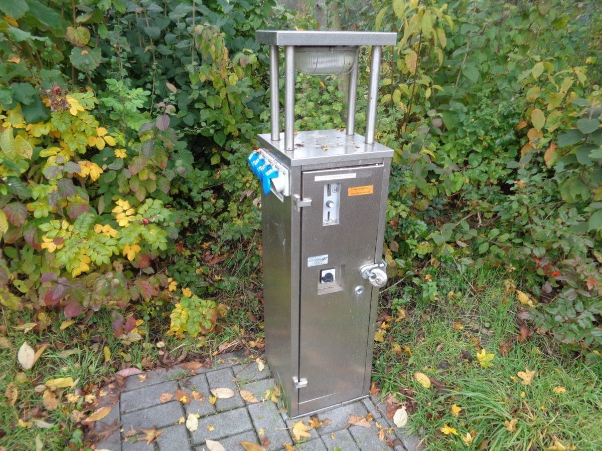 Wohnmobilstellplatz an der Weiheranlage Wohnmobilstellplatz an der Weiheranlage in Burghaun