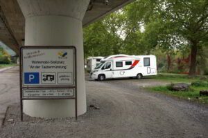 Wohnmobilstellplatz an der Taubermündung Wohnmobilstellplatz an der Taubermündung