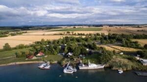 Wohnmobilstellplatz am Singliser See