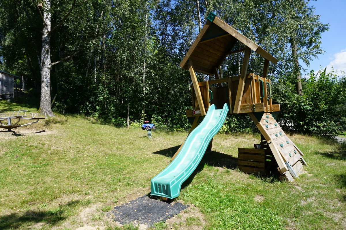 Wohnmobilstellplatz am Kinderparadies Höcker